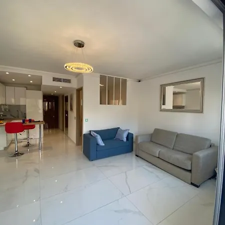 Le Royal, Spacious Seaside Rooftop And Pool *