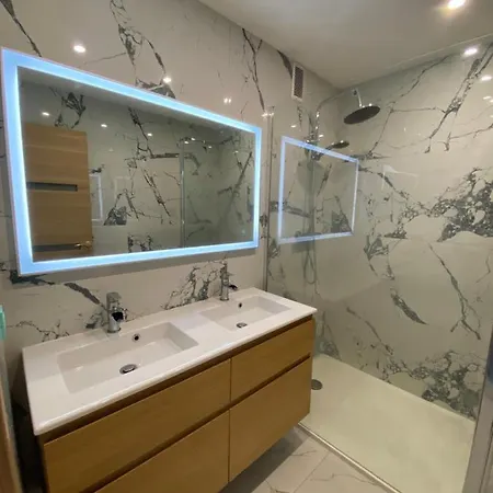 Le Royal, Spacious Seaside Rooftop And Pool