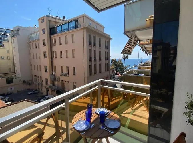 Le Royal, Spacious Seaside Rooftop And Pool *