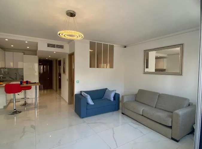 Le Royal, Spacious Seaside Rooftop And Pool *