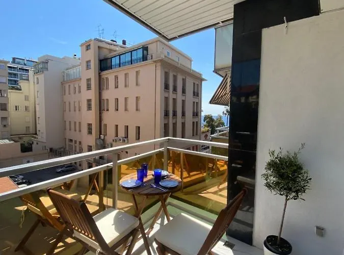Apartamento Le Royal, Spacious Seaside Rooftop And Pool Nice
