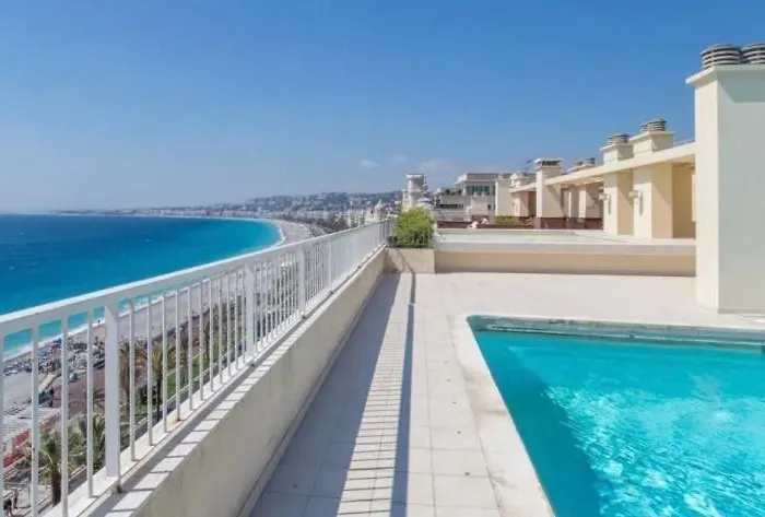 Apartamento Le Royal, Spacious Seaside Rooftop And Pool Nice